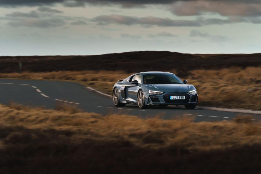  Audi R8 V10 Performance 2019 года  (UK) (фото 63 из 136)